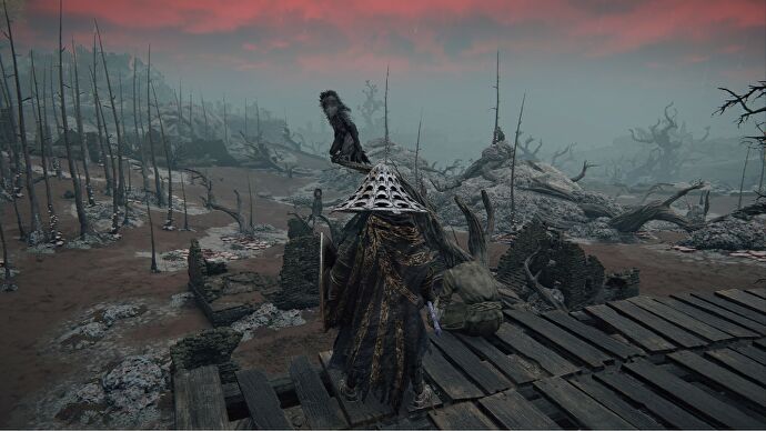 Jugador del Anillo de los Eldenses con Armadura de Ronin mirando por encima de las Tierras Salvajes de Caelid