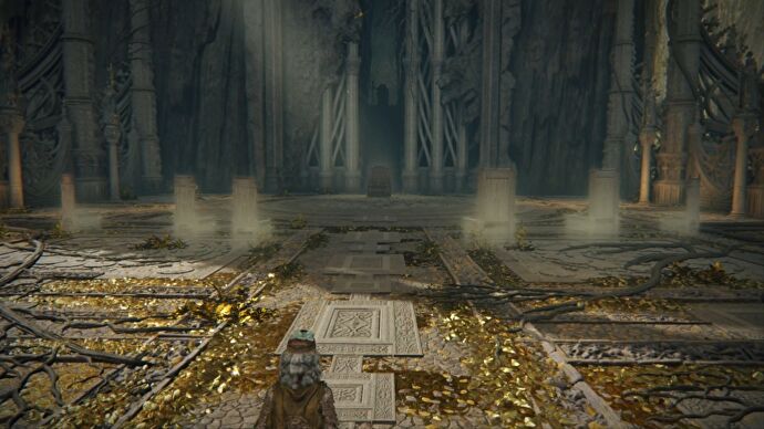El jugador de Elden Ring se acerca a un gran trono, que está sentado frente a 6 sillas espectrales. Una figura sombría se encuentra en los escalones de delante.